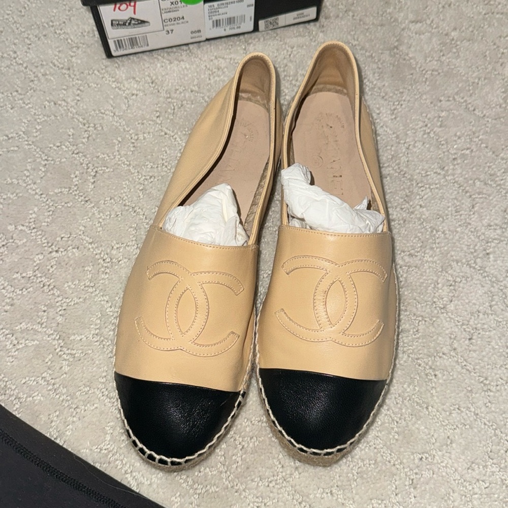 Lamb skin chanel espadrilles in beige/black